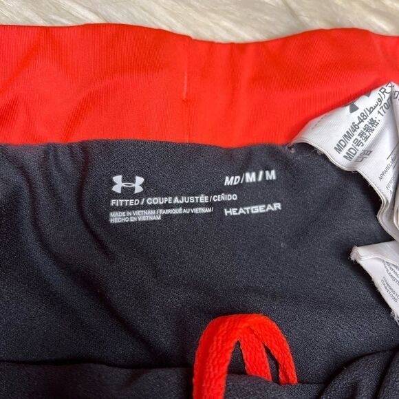 Under Armour fly by 2.0 shorts sz medium - Picture 2 of 7